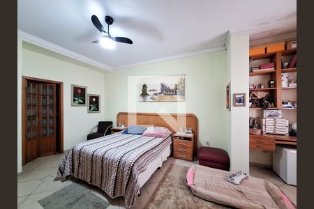 Casa à venda com 300m², 4 quartos e 5 vagas Casa à venda com 300m², 4 quartos e 5 vagasQuarto 3