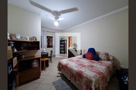 Casa à venda com 300m², 4 quartos e 5 vagas Casa à venda com 300m², 4 quartos e 5 vagasQuarto 2