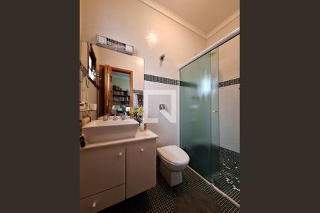 Casa à venda com 300m², 4 quartos e 5 vagas Casa à venda com 300m², 4 quartos e 5 vagasBanheiro Quarto 1