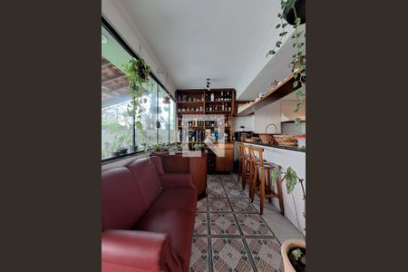 Casa à venda com 300m², 4 quartos e 5 vagas Casa à venda com 300m², 4 quartos e 5 vagasCozinha