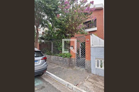 Casa à venda com 300m², 4 quartos e 5 vagas Casa à venda com 300m², 4 quartos e 5 vagasFachada