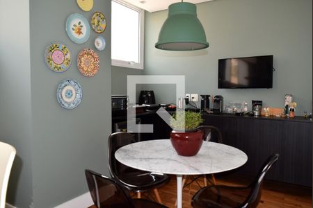 Apartamento à venda com 222m², 3 quartos e 2 vagasCopa