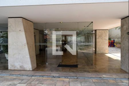 Apartamento à venda com 222m², 3 quartos e 2 vagasEntrada