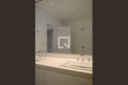 Apartamento à venda com 222m², 3 quartos e 2 vagasBanheiro Suíte