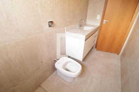 Casa de condomínio para alugar com 232m², 4 quartos e 4 vagasBanheiro da Suíte 3