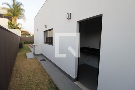 Casa de condomínio para alugar com 232m², 4 quartos e 4 vagasCorredor