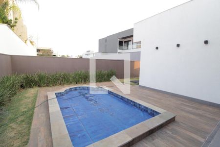 Casa de condomínio para alugar com 232m², 4 quartos e 4 vagasPiscina