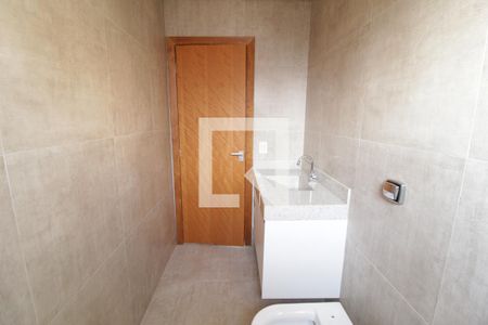 Banheiro da Suíte 1 de casa de condomínio para alugar com 4 quartos, 232m² em Granja Marileusa, Uberlândia