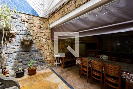 Casa à venda com 338m², 4 quartos e 4 vagas Casa à venda com 338m², 4 quartos e 4 vagasEspaço Gourmet