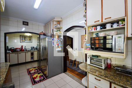 Casa à venda com 338m², 4 quartos e 4 vagas Casa à venda com 338m², 4 quartos e 4 vagasCozinha