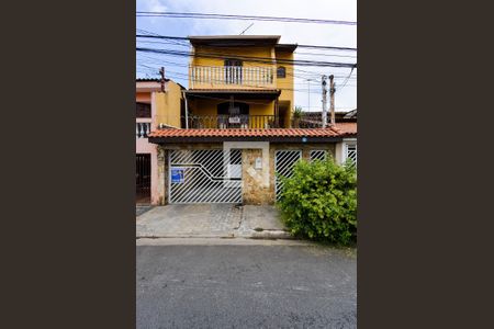 Casa à venda com 338m², 4 quartos e 4 vagas Casa à venda com 338m², 4 quartos e 4 vagasFachada