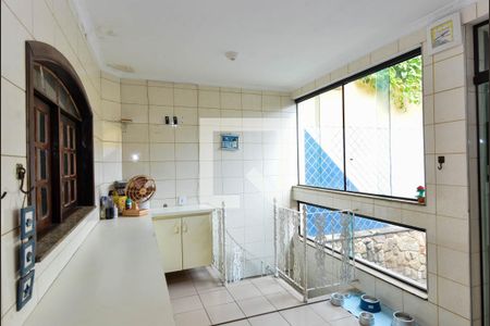 Casa à venda com 338m², 4 quartos e 4 vagas Casa à venda com 338m², 4 quartos e 4 vagasÁrea de Serviço