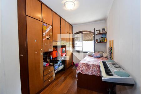 Casa à venda com 338m², 4 quartos e 4 vagas Casa à venda com 338m², 4 quartos e 4 vagasQuarto 2