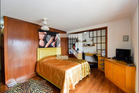 Casa à venda com 338m², 4 quartos e 4 vagas Casa à venda com 338m², 4 quartos e 4 vagasSuíte