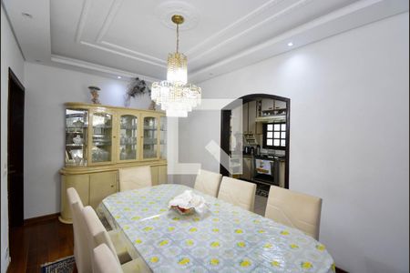 Casa à venda com 338m², 4 quartos e 4 vagas Casa à venda com 338m², 4 quartos e 4 vagasSala de Jantar