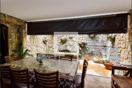 Casa à venda com 338m², 4 quartos e 4 vagas Casa à venda com 338m², 4 quartos e 4 vagasEspaço Gourmet