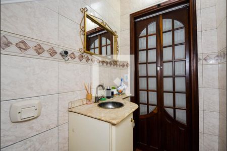 Casa à venda com 338m², 4 quartos e 4 vagas Casa à venda com 338m², 4 quartos e 4 vagasLavabo