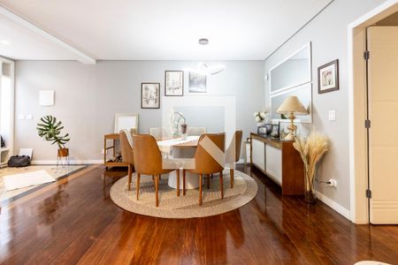 Casa à venda com 450m², 5 quartos e 4 vagas