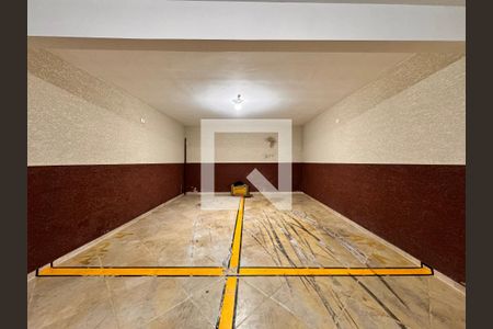 Garagem de apartamento para alugar com 2 quartos, 50m² em Jardim Santo Antônio, Santo André