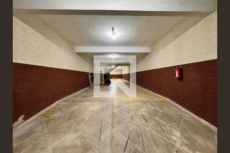 Garagem de apartamento para alugar com 2 quartos, 50m² em Jardim Santo Antônio, Santo André