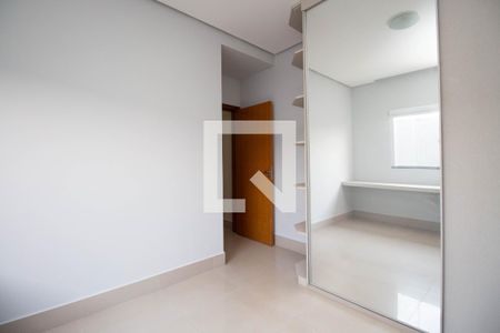 Casa de condomínio à venda com 300m², 3 quartos e 2 vagas Casa de condomínio à venda com 300m², 3 quartos e 2 vagasSuíte 2