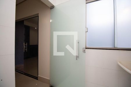 Casa de condomínio à venda com 300m², 3 quartos e 2 vagas Casa de condomínio à venda com 300m², 3 quartos e 2 vagasÁrea de Serviço