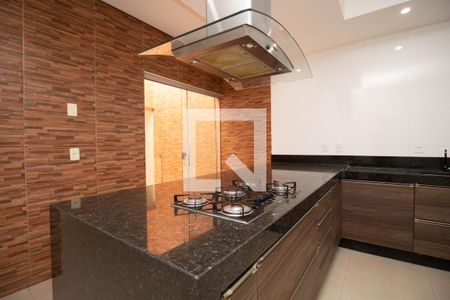Casa de condomínio à venda com 300m², 3 quartos e 2 vagas Casa de condomínio à venda com 300m², 3 quartos e 2 vagasCozinha