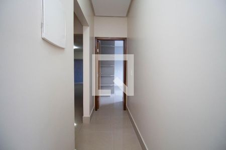 Casa de condomínio à venda com 300m², 3 quartos e 2 vagas Casa de condomínio à venda com 300m², 3 quartos e 2 vagasCorredor