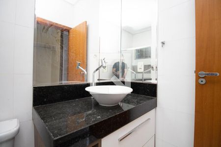 Casa de condomínio à venda com 300m², 3 quartos e 2 vagas Casa de condomínio à venda com 300m², 3 quartos e 2 vagasBanheiro da Suíte 3