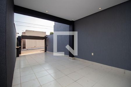 Casa de condomínio à venda com 300m², 3 quartos e 2 vagas Casa de condomínio à venda com 300m², 3 quartos e 2 vagasGaragem