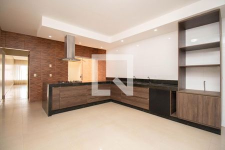 Casa de condomínio à venda com 300m², 3 quartos e 2 vagas Casa de condomínio à venda com 300m², 3 quartos e 2 vagasCozinha