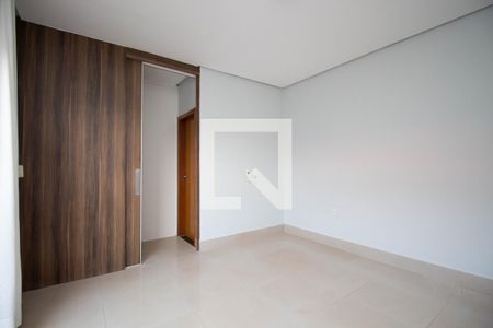 Casa de condomínio à venda com 300m², 3 quartos e 2 vagas Casa de condomínio à venda com 300m², 3 quartos e 2 vagasSuíte 3