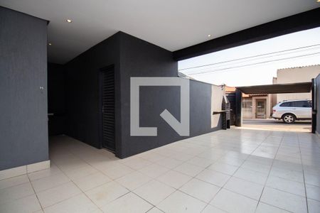 Casa de condomínio à venda com 300m², 3 quartos e 2 vagas Casa de condomínio à venda com 300m², 3 quartos e 2 vagasGaragem