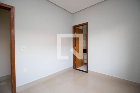 Casa de condomínio à venda com 300m², 3 quartos e 2 vagas Casa de condomínio à venda com 300m², 3 quartos e 2 vagasSuíte 1