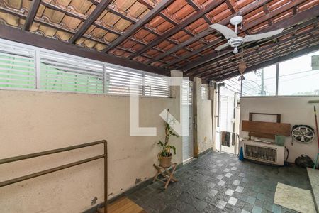 Casa à venda com 155m², 3 quartos e 2 vagas Casa à venda com 155m², 3 quartos e 2 vagasVaranda