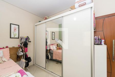 Casa à venda com 155m², 3 quartos e 2 vagas Casa à venda com 155m², 3 quartos e 2 vagasQuarto 2 - Armários