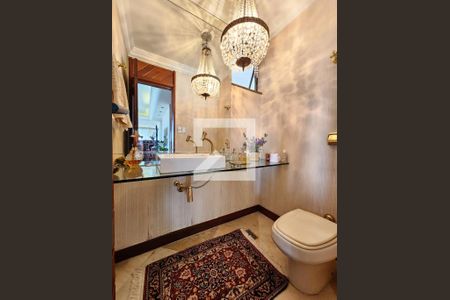 Apartamento à venda com 250m², 4 quartos e 3 vagas Apartamento à venda com 250m², 4 quartos e 3 vagasLavabo