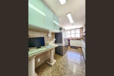 Apartamento à venda com 250m², 4 quartos e 3 vagas Apartamento à venda com 250m², 4 quartos e 3 vagasCozinha