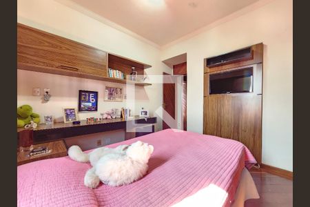 Apartamento à venda com 250m², 4 quartos e 3 vagas Apartamento à venda com 250m², 4 quartos e 3 vagasQuarto Suíte 2