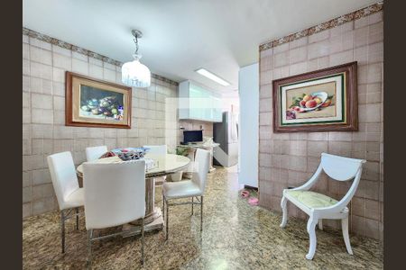 Apartamento à venda com 250m², 4 quartos e 3 vagas Apartamento à venda com 250m², 4 quartos e 3 vagasCozinha