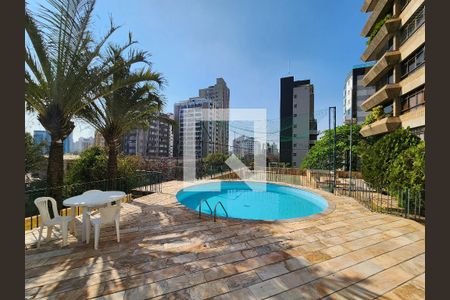 Apartamento à venda com 250m², 4 quartos e 3 vagas Apartamento à venda com 250m², 4 quartos e 3 vagasPiscina