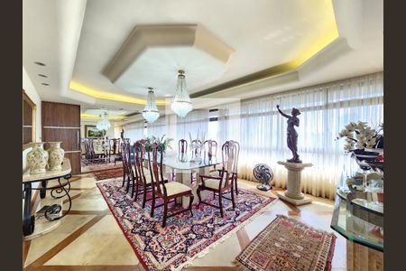 Apartamento à venda com 250m², 4 quartos e 3 vagas Apartamento à venda com 250m², 4 quartos e 3 vagasSala 2