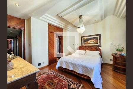 Apartamento à venda com 250m², 4 quartos e 3 vagas Apartamento à venda com 250m², 4 quartos e 3 vagasQuarto suíte Master