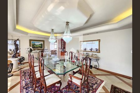 Apartamento à venda com 250m², 4 quartos e 3 vagas Apartamento à venda com 250m², 4 quartos e 3 vagasSala 2