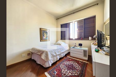 Apartamento à venda com 250m², 4 quartos e 3 vagas Apartamento à venda com 250m², 4 quartos e 3 vagasQuarto 3