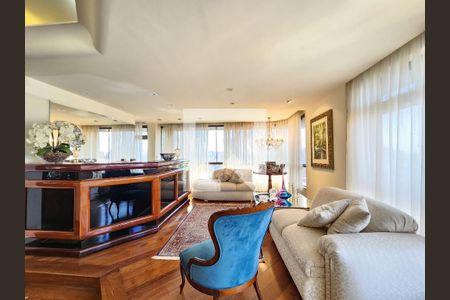 Apartamento à venda com 250m², 4 quartos e 3 vagas Apartamento à venda com 250m², 4 quartos e 3 vagasSala