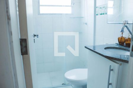 Banheiro de apartamento para alugar com 2 quartos, 45m² em Loteamento City Jaragua, São Paulo