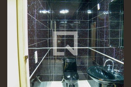 Casa para alugar com 220m², 2 quartos e 1 vaga Casa para alugar com 220m², 2 quartos e 1 vagaBanheiro