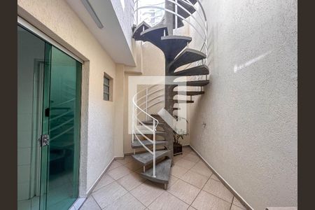 Casa para alugar com 220m², 2 quartos e 1 vaga Casa para alugar com 220m², 2 quartos e 1 vagaQuintal