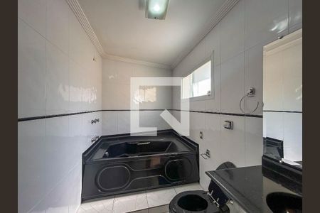 Casa para alugar com 220m², 2 quartos e 1 vaga Casa para alugar com 220m², 2 quartos e 1 vagaBanheiro da Suíte